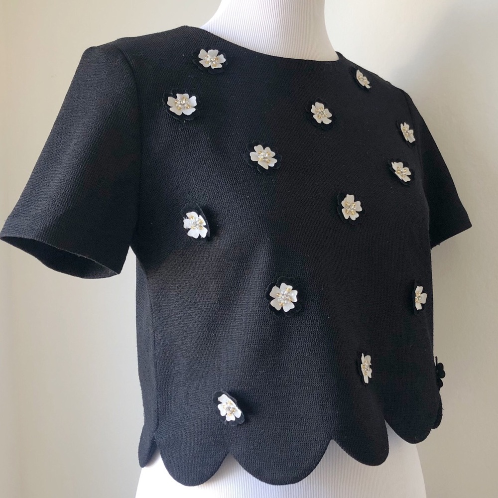 ENDLESS ROSE CROPPED TOP WITH SCALLOP HEM